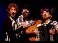 Enfants Terribles: Flitsend Theaterspektakel van de Ashton Brothers